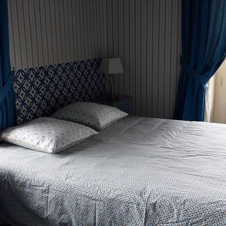 Le Vicel Le Chalet Suisse - Chambre Bleue B&B 객실 사진